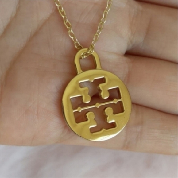 Authentic Tory Burch Logo Charm 18” Gold Plated Necklace - Picture 6 of 12
